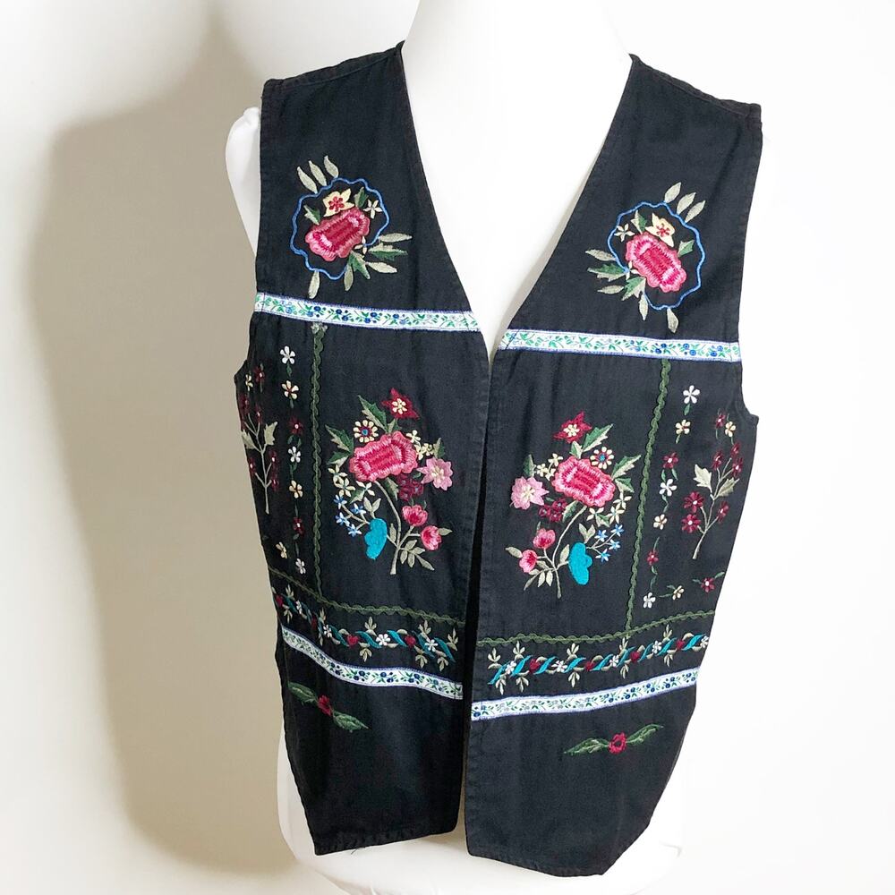 Bryn Connelly Embroidered vest medium 100% cotton Floral Coastal Gram